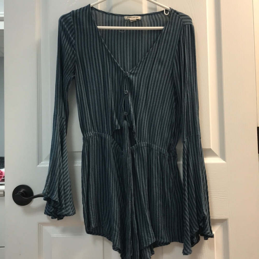billabong long sleeve romper (M)